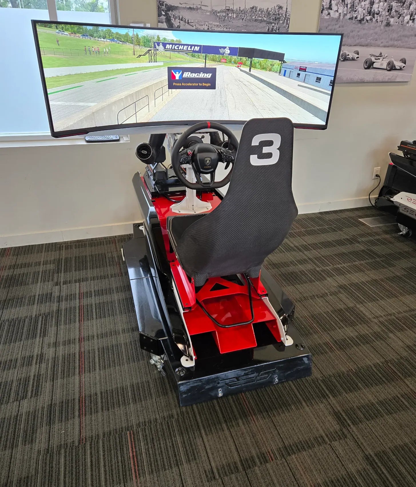 One Single Simulator racing simulator rental setup